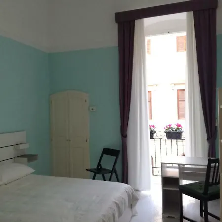 Appartement Cairoli 79 *