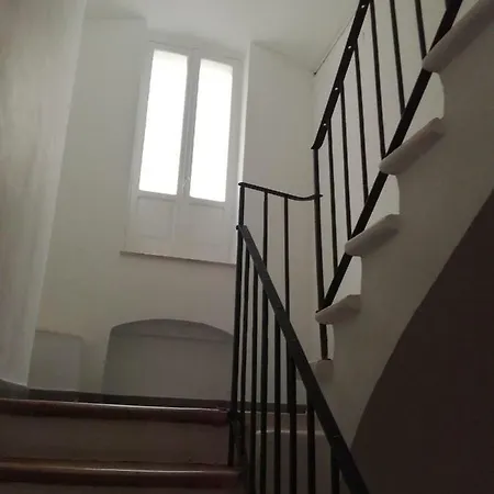Cairoli 79 * Bari