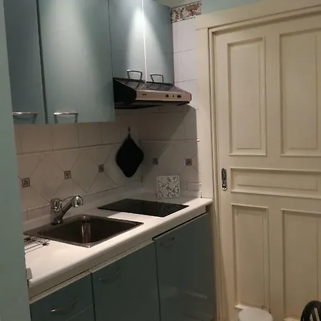 Cairoli 79 * Bari